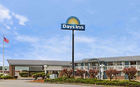 Days Inn By Wyndham Auburn